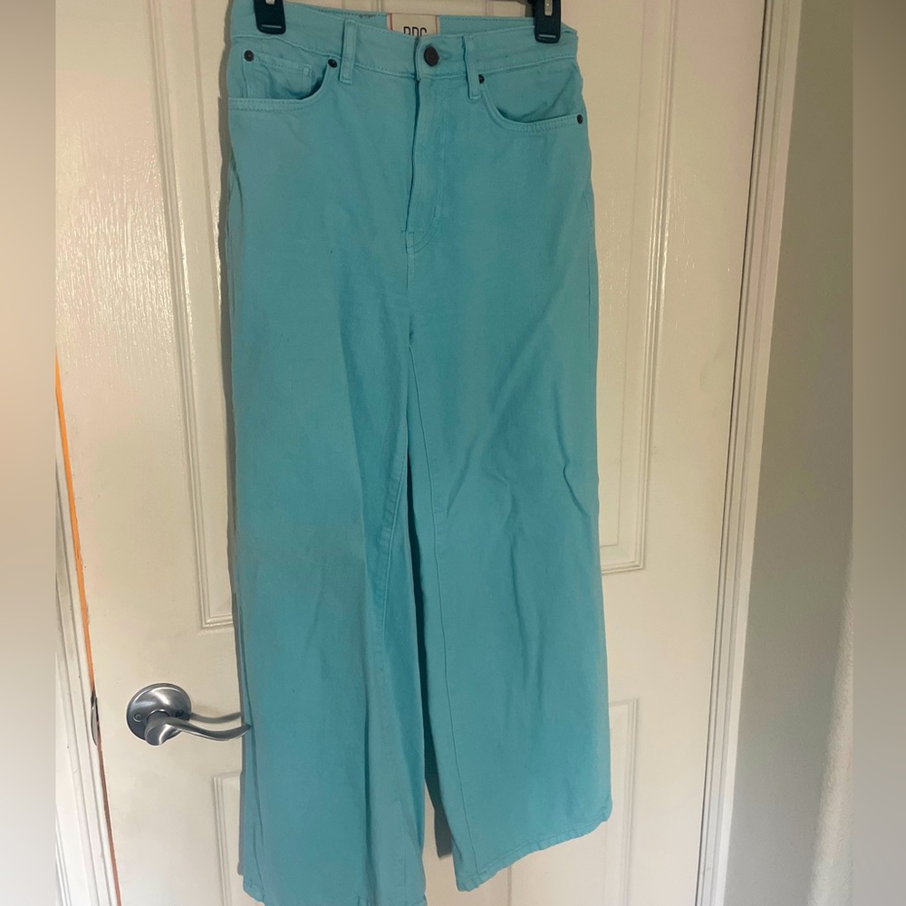 Urban Outfitters BDG High Rise-Straight Leg Women’s Blue Jeans.